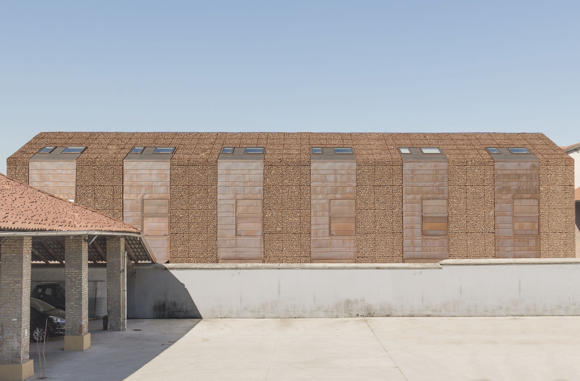 Skupina šiestich domov v stodole, Taliansko, projekt: Studio Roberto Mascazzini Architetto