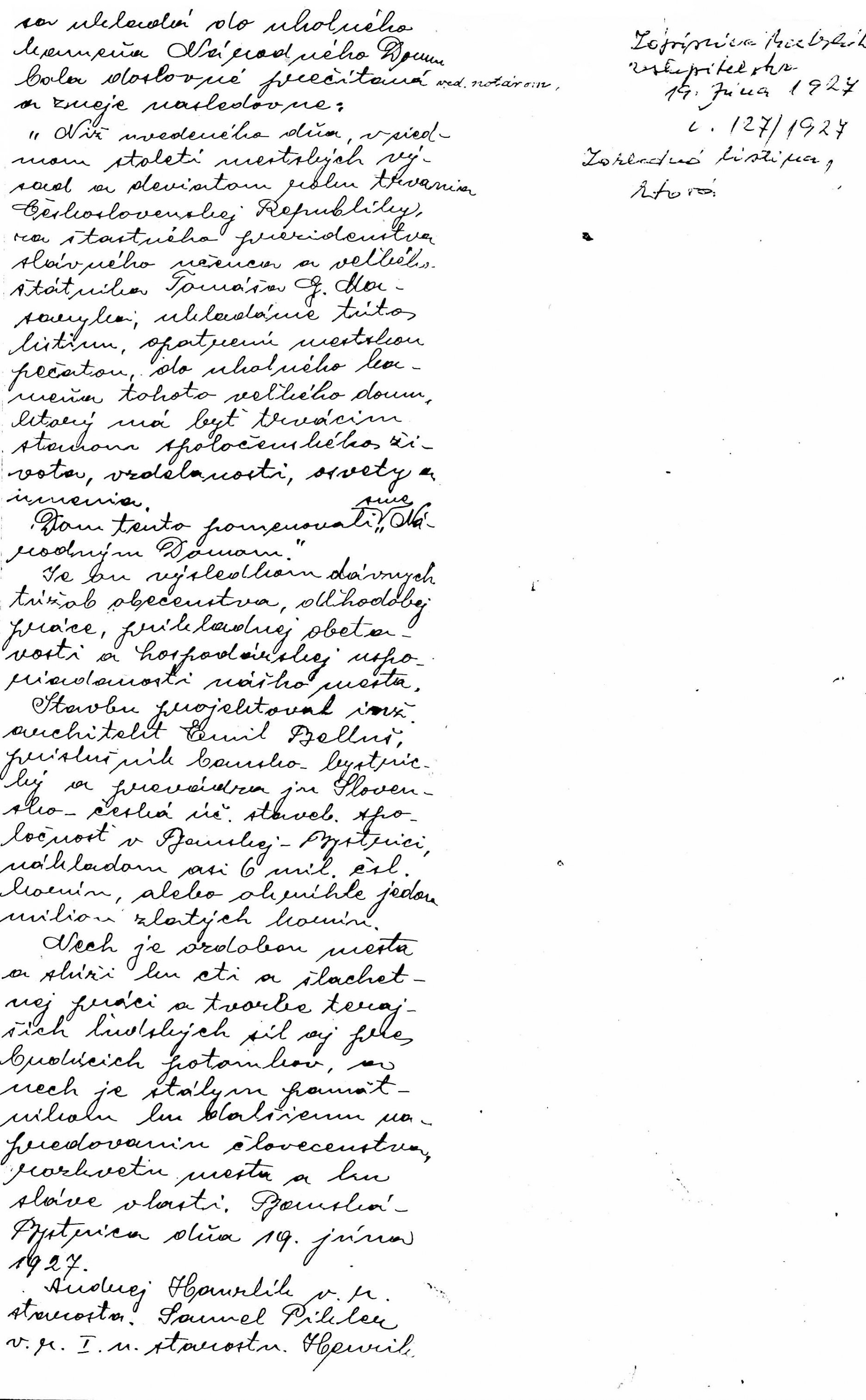 Ukážka zakladacej listiny, ktorá má 12 strán rukou písaného textu - zaujímavý artefakt vyjadrujúci lásku k mestu.