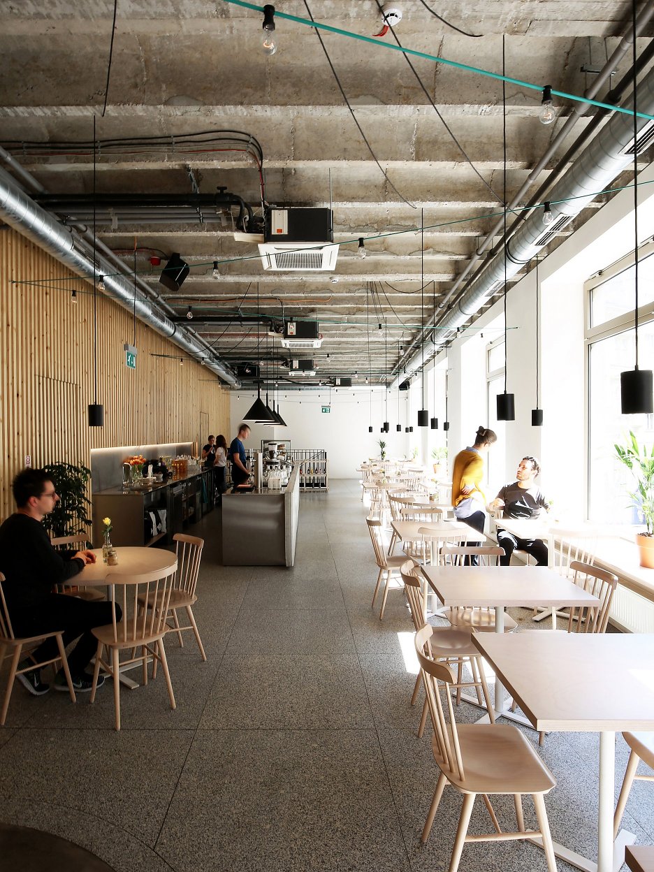 Odbytová plocha na reštaurácie poshodí 