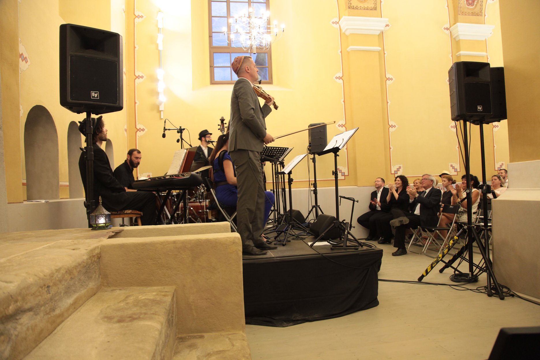 Vystúpenie Pressburger Klezmer Band pri príležitosti odovzdania synagógy verejnosti