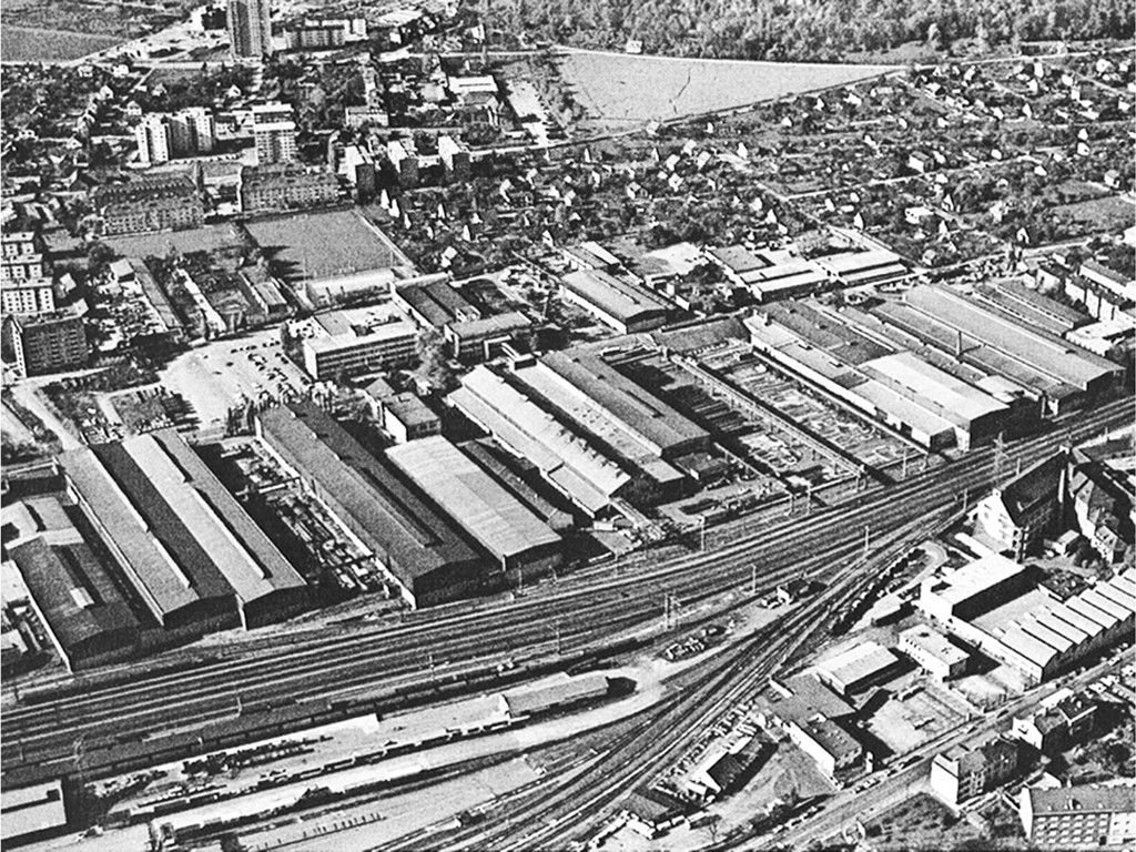 Historický záběr průmyslových areálů podél Waagner-Biro-Straße 