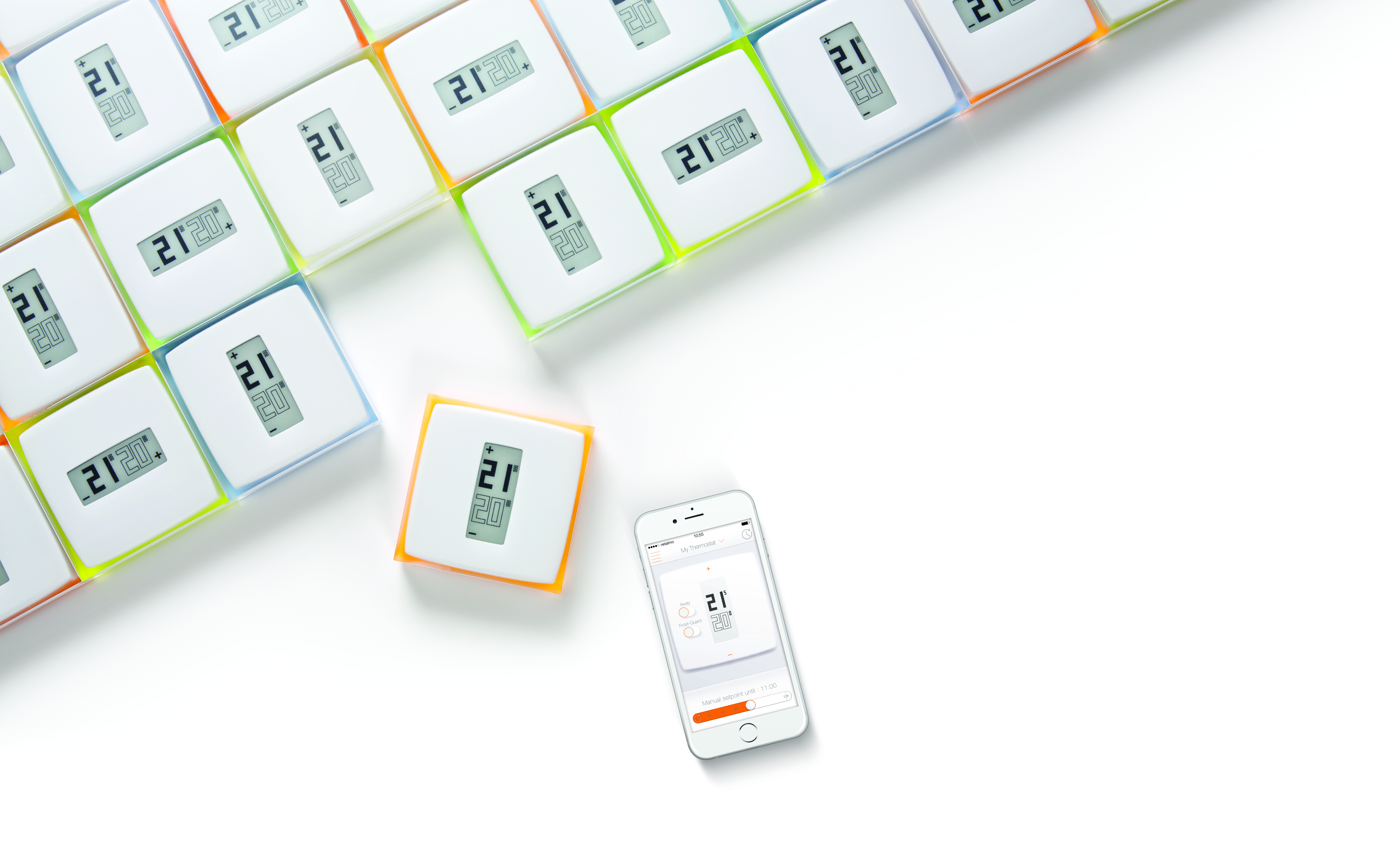 Smart regulátor má unikátny minimalistický dizajn, zákazník si ho môže farebne prispôsobiť výberom z piatich farebných prevedení.
