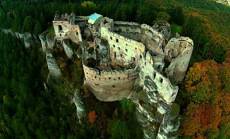 Obnova hradov v stredoeurópskom priestore - hrad Lietava
