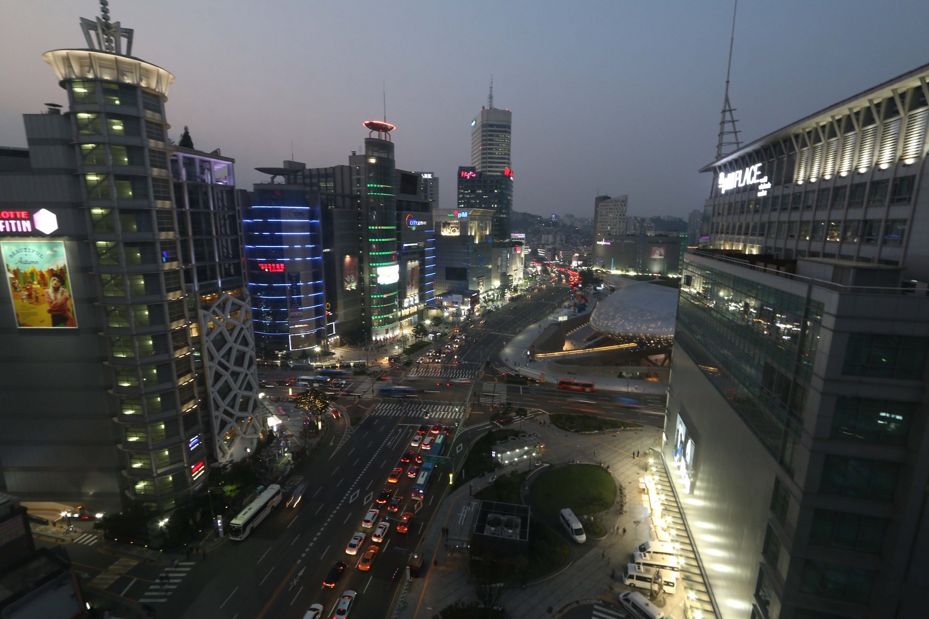 Večerné Dongdaemun Design Plaza