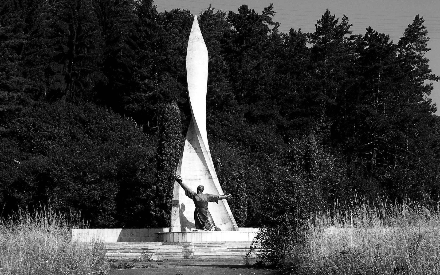 Súťaž na pamätník obetiam SNP, Nemecká, I. cena (M. Beluš, A. Bél, E. Stančík, A. Vika - 1958) realizácia 1959 (realizačný projekt - I. Teplan) 