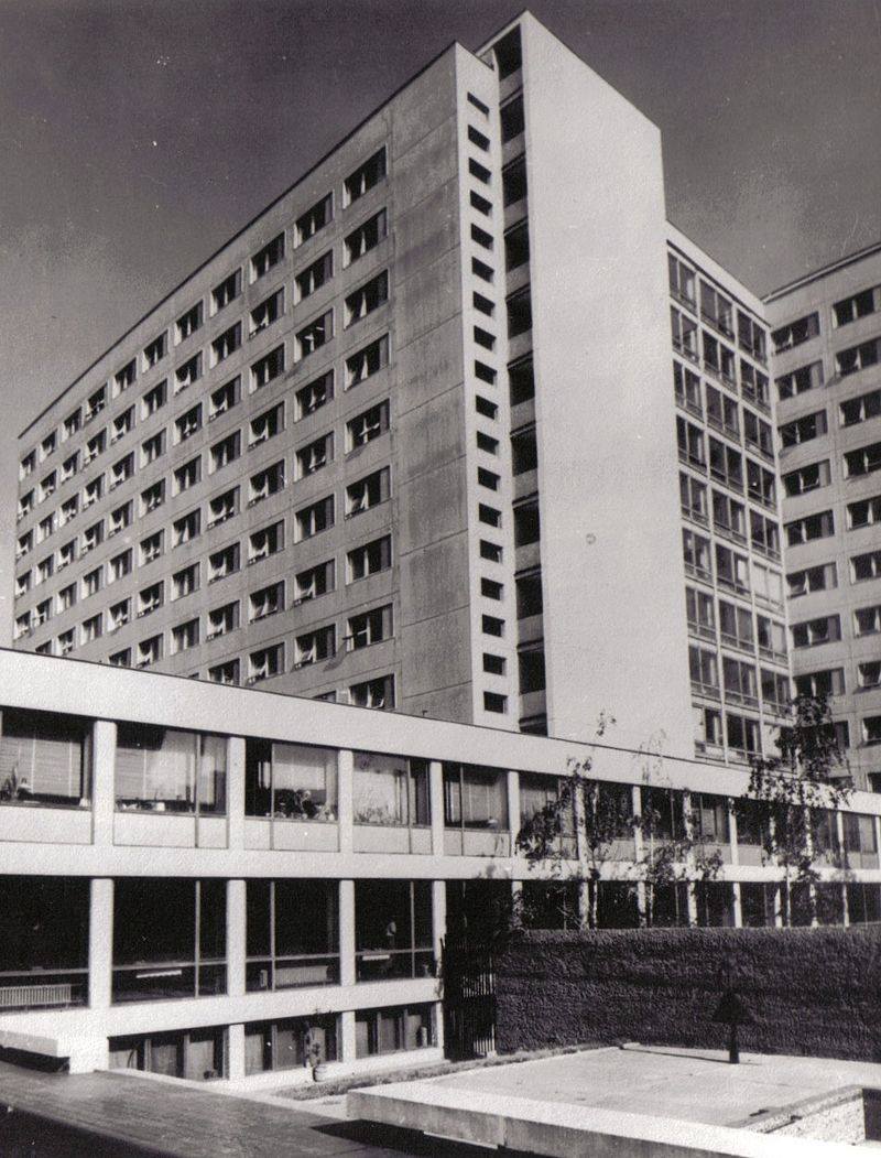 Študentský domov Jura Hronca na Legionárskej ul. v Bratislave. Architekti Ľ. Jendreják, F. Konček, I. Skoček, Ľ. Titl, G. Tursunov. Cena Dušana Jurkoviča za realizáciu udelená v roku 1966.