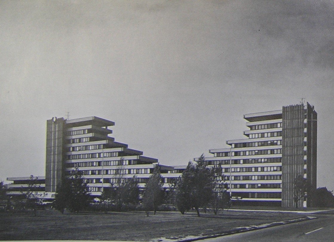 Biznis Centrum Kerametal (známe aj ako "bývalá budova Kerametalu") (1972 - 1973).