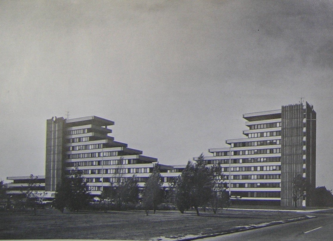 Biznis Centrum Kerametal (známe aj ako "bývalá budova Kerametalu") (1972 - 1973).