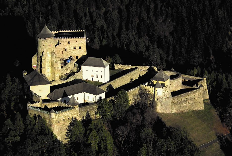 Obnova hradov v stredoeurópskom priestore - hrad Ľubovňa