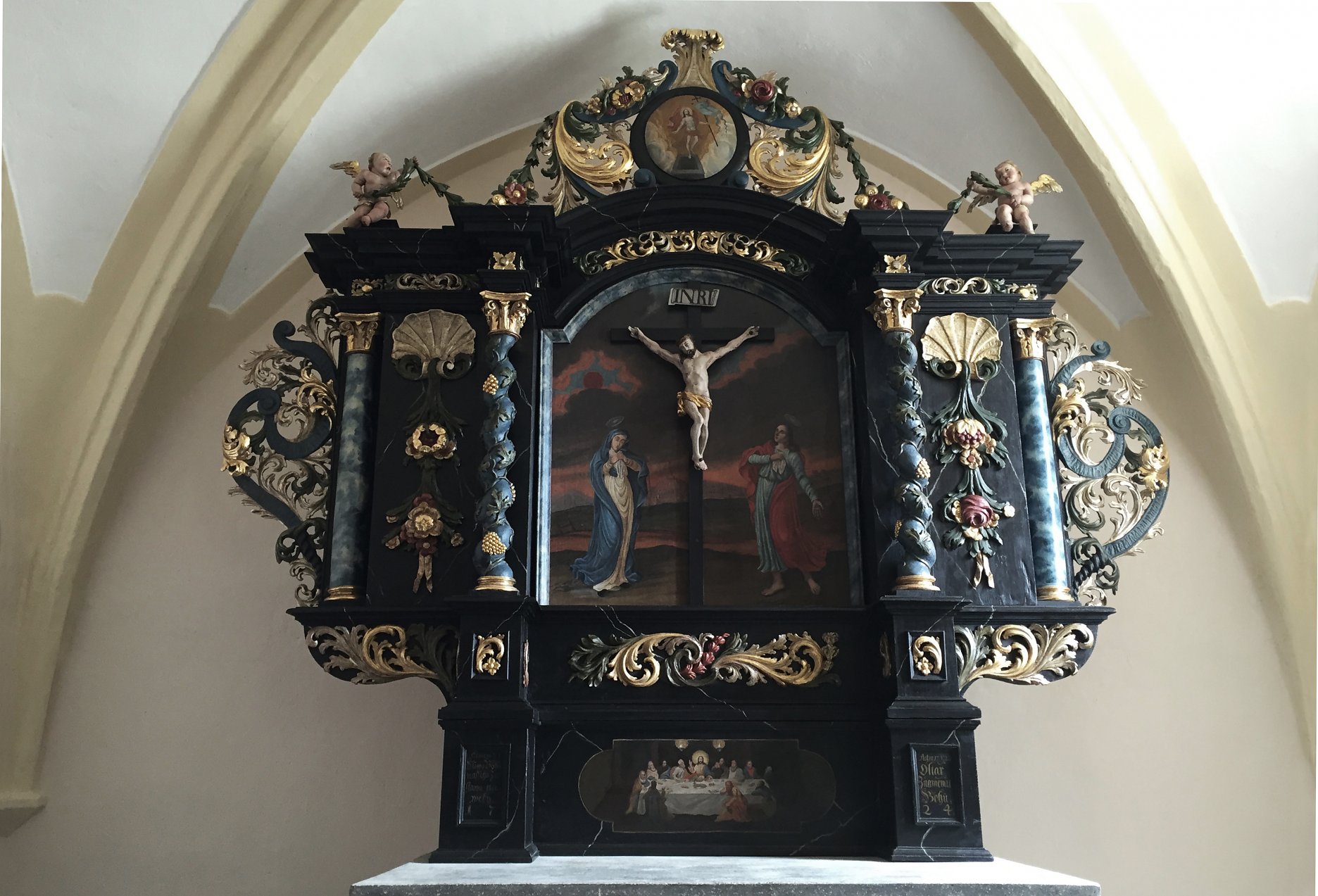 Oltár z Kostola Evanjelickej cirkvi augsburského vyznania v obci Roštár