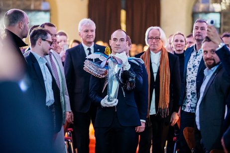 Odovzdávanie cien Inspireli 2016 v v pražskom kostole sv. Anny v Prahe, interiér navrhnutý architektkou Evou Jiřičnou.