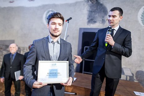 Odovzdávanie cien Inspireli 2016 v v pražskom kostole sv. Anny v Prahe, interiér navrhnutý architektkou Evou Jiřičnou.