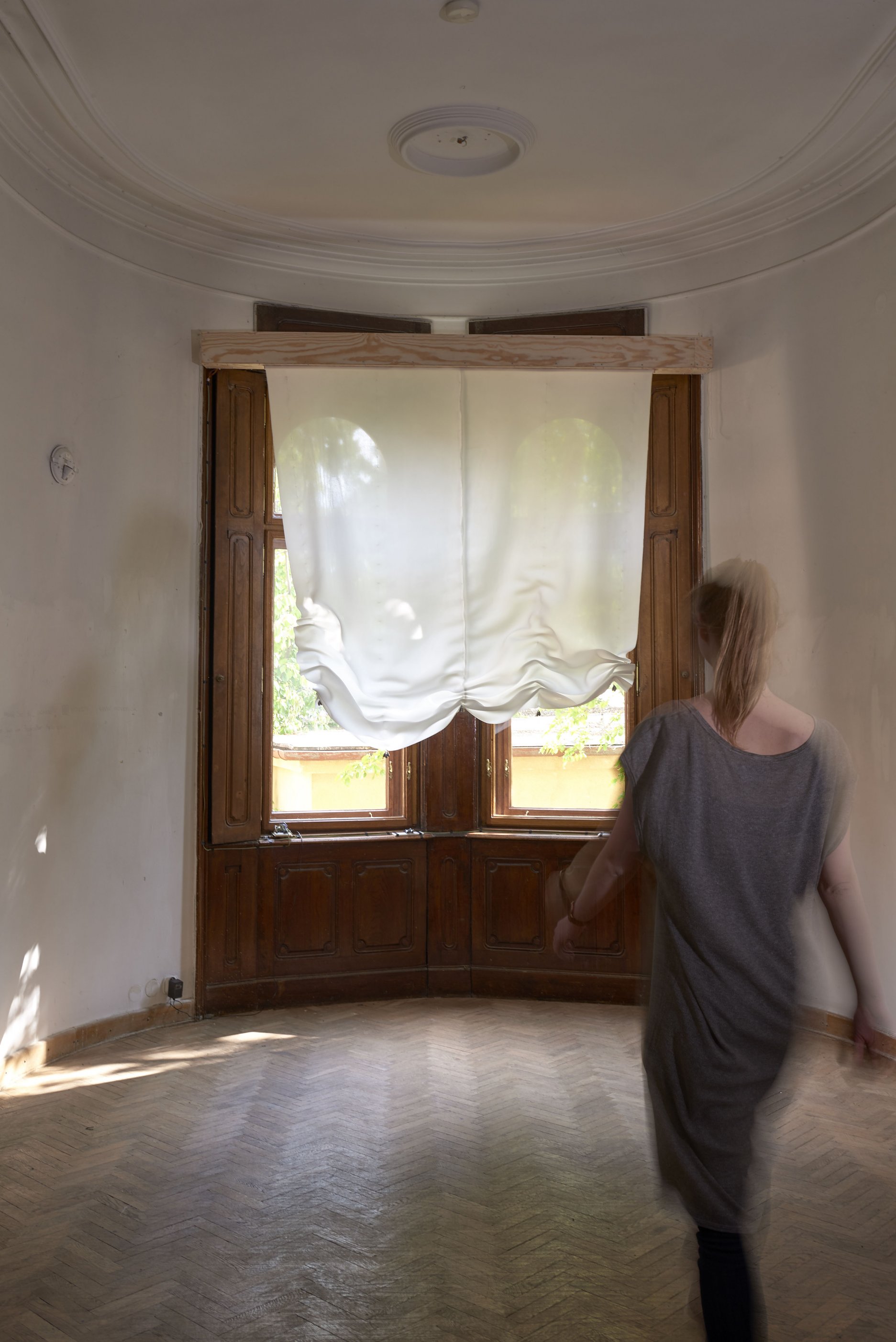 Projekt interaktívneho závesu Invisible See, WOVEN, 2017. 