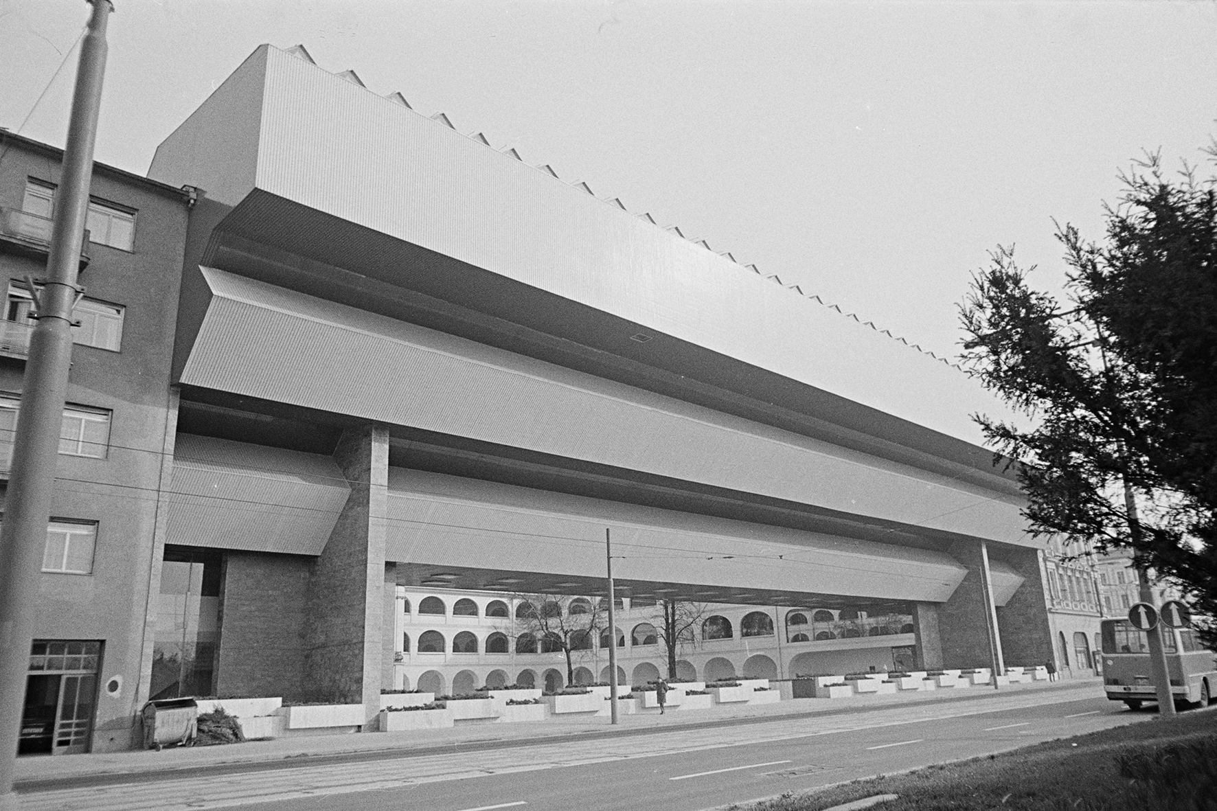 SNG Bratislava - z histórie - dokončené Premostenie Vladimíra Dedečka (1977)