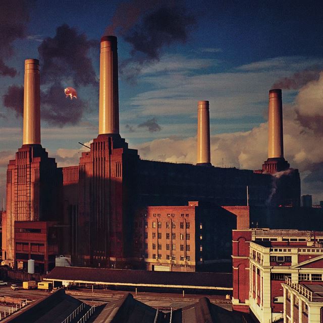 Battersea Power Station od architekta Gilesa Gilberta Scotta na obálke albumu Animals od Pink Floyd 