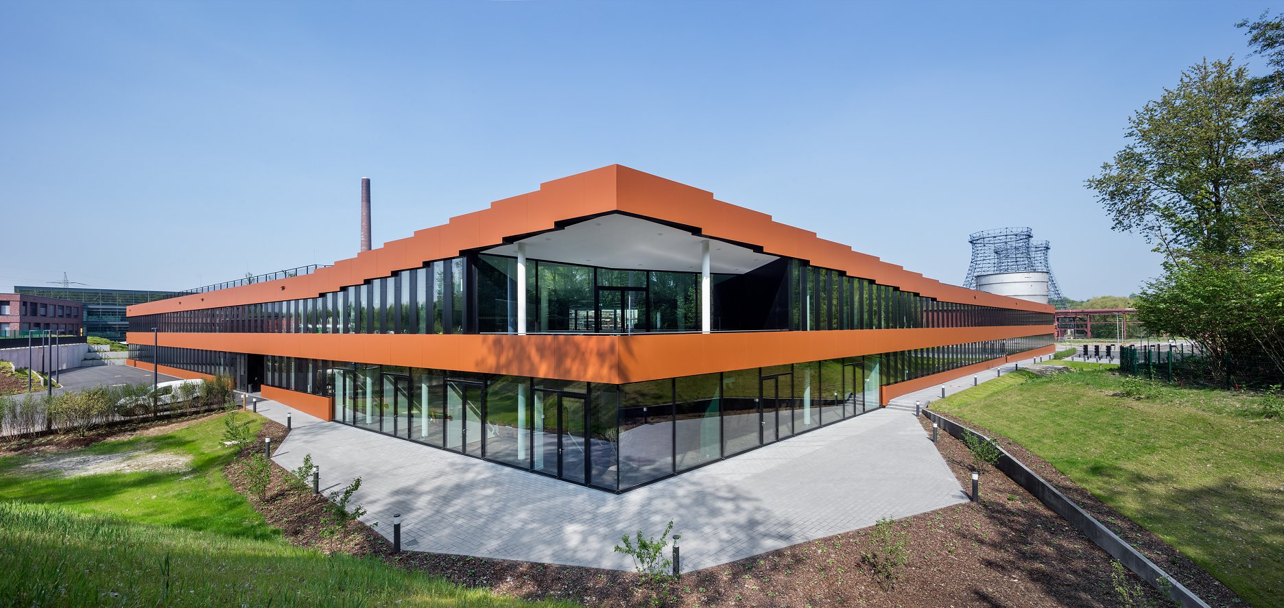 Nová budova spoločnosti RAG v uhoľnej bani Zollverein v Essene je prvou budovou inšpirovanou C2C, ktorá má byť postavená v Nemecku. Bude vybavená oknami Schüco certifikovanými podľa C2C Silver.