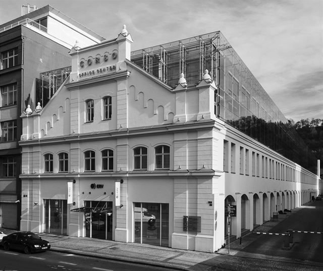 Ricardo Bofill - Palác Corso, Praha, Karlín