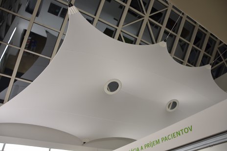 Membránová clona - interiér vstupu, Rádioterapia, NOÚ, Bratislava