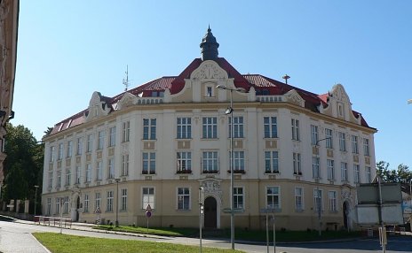 Súťaž: Dostavba školy a dostavba športovej haly v Starom Plzenci