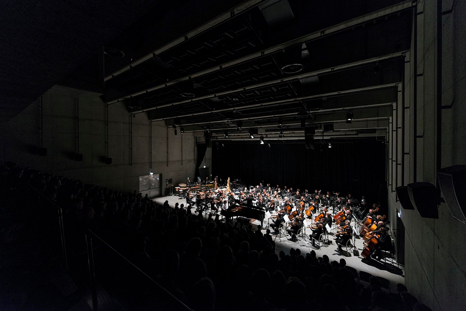 Koncert Mortona Feldmana, Symfonický orchester Českého rozhlasu