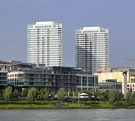 Stavba roka 2016 Panorama City nesie fasádne elementy Schüco