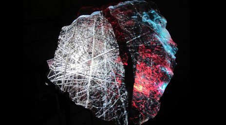 KAMILA ŽENATÁ: Horizont událostí