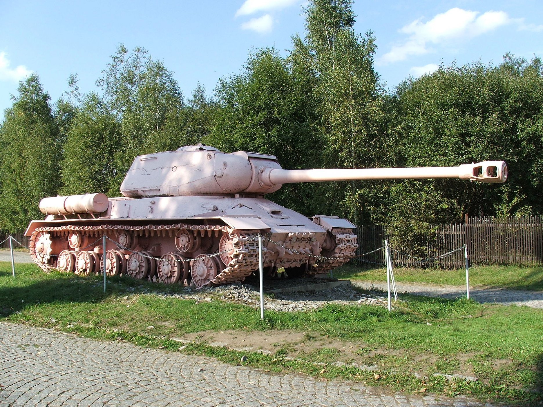 "Růžový tank", dnes v Lešanském vojenském muzeu
