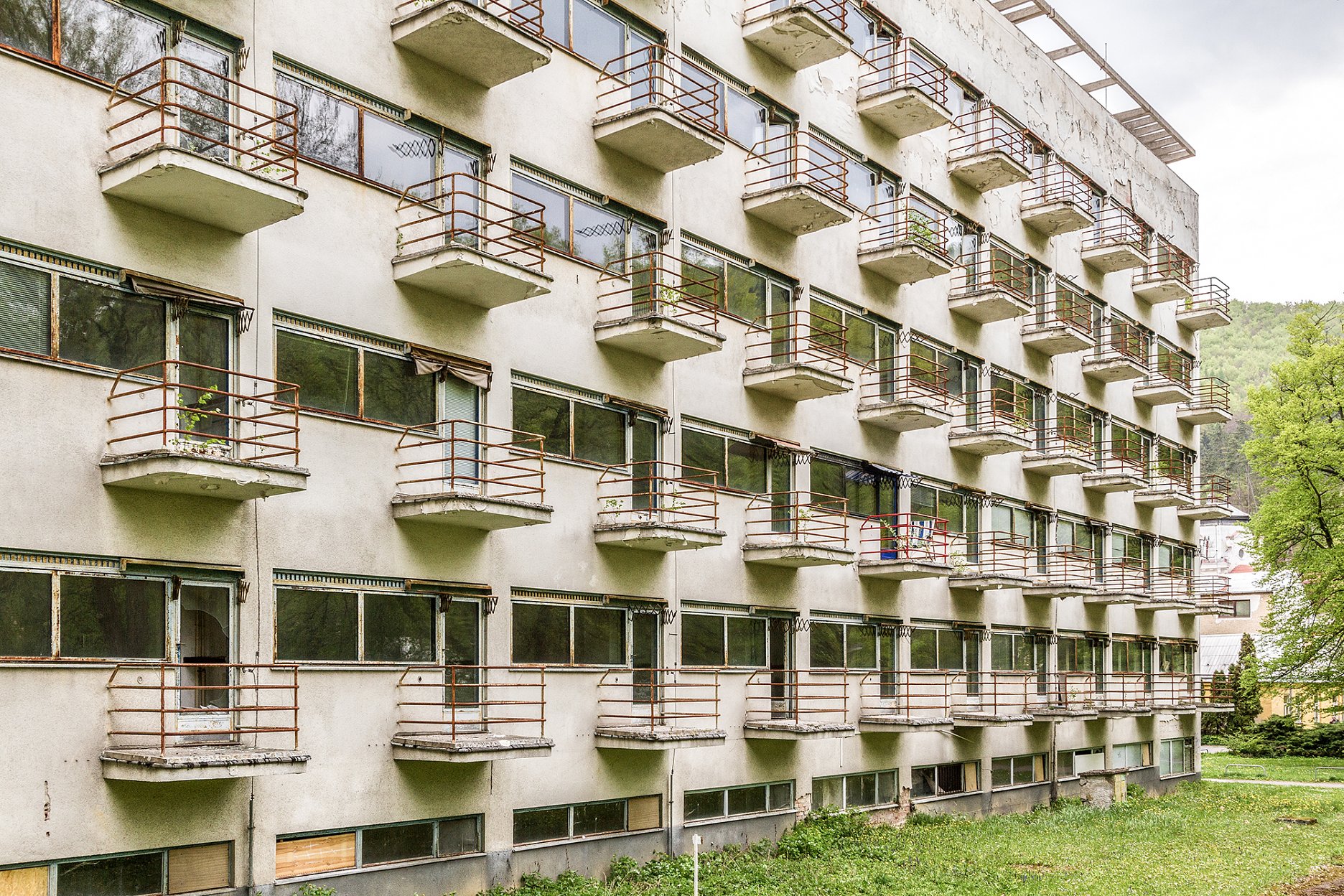 Priečelie LD Machnáč z parku