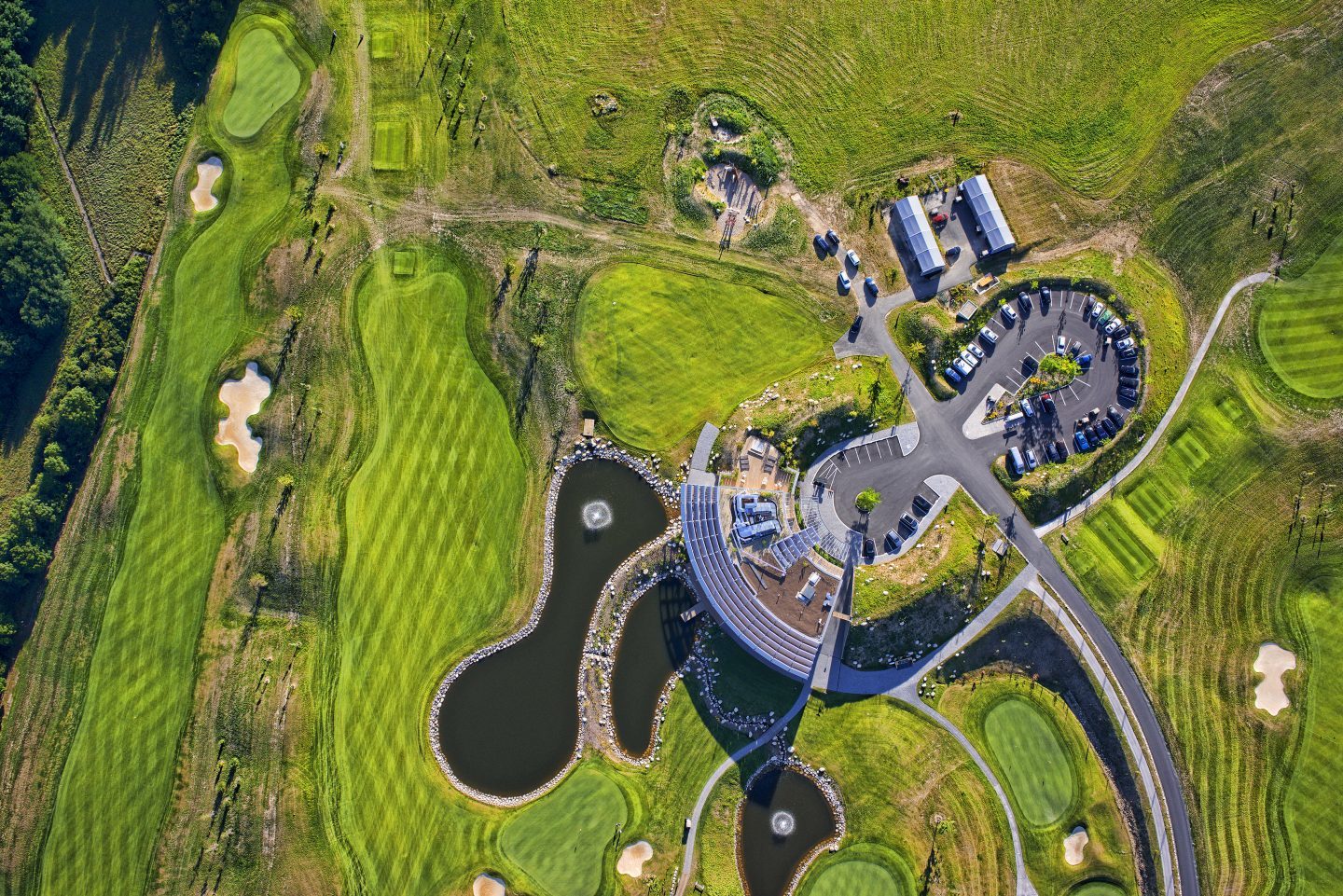 Panorama Golf Resort / Huť architektúry Martin Rajniš