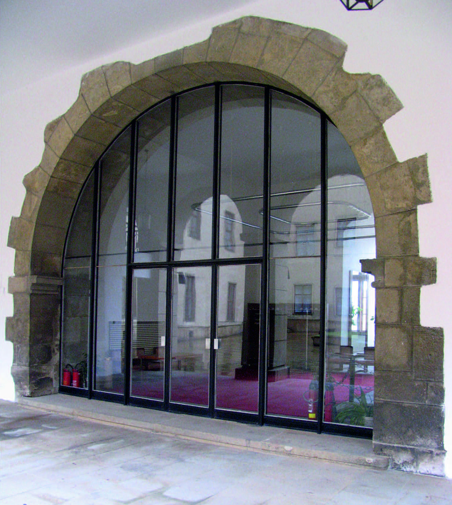 Renesančný portál - fotografia pred obnovou
