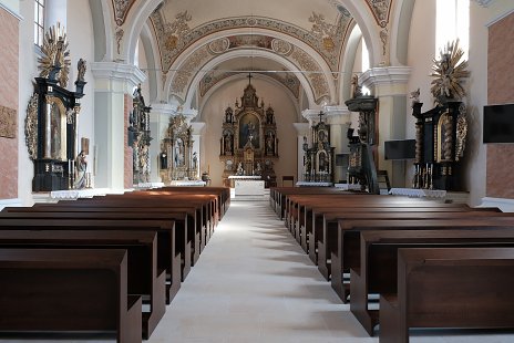 Interiér Kostola sv. Bartolomeja, Hniezdne