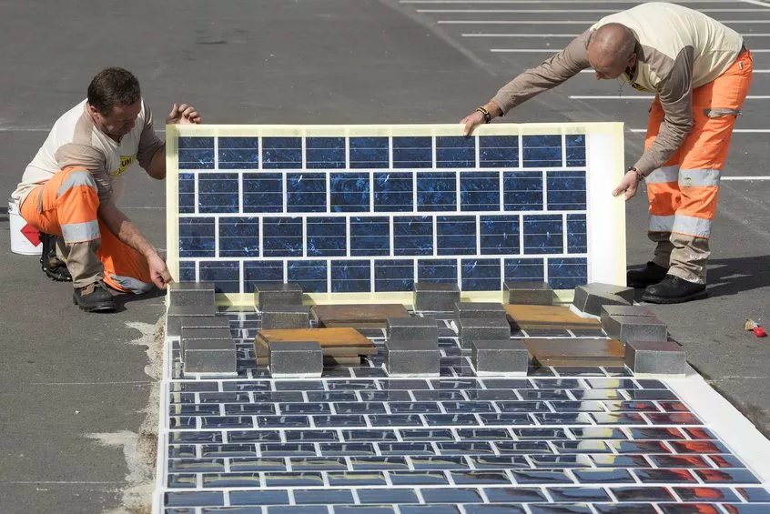 Fotovoltaické panely Wattway pre cesty od Colas