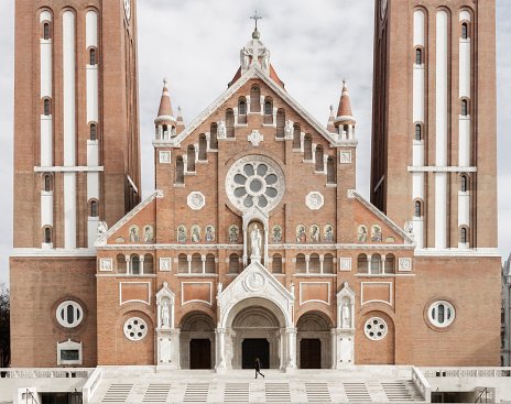 Obnova katedrály v Segedíne