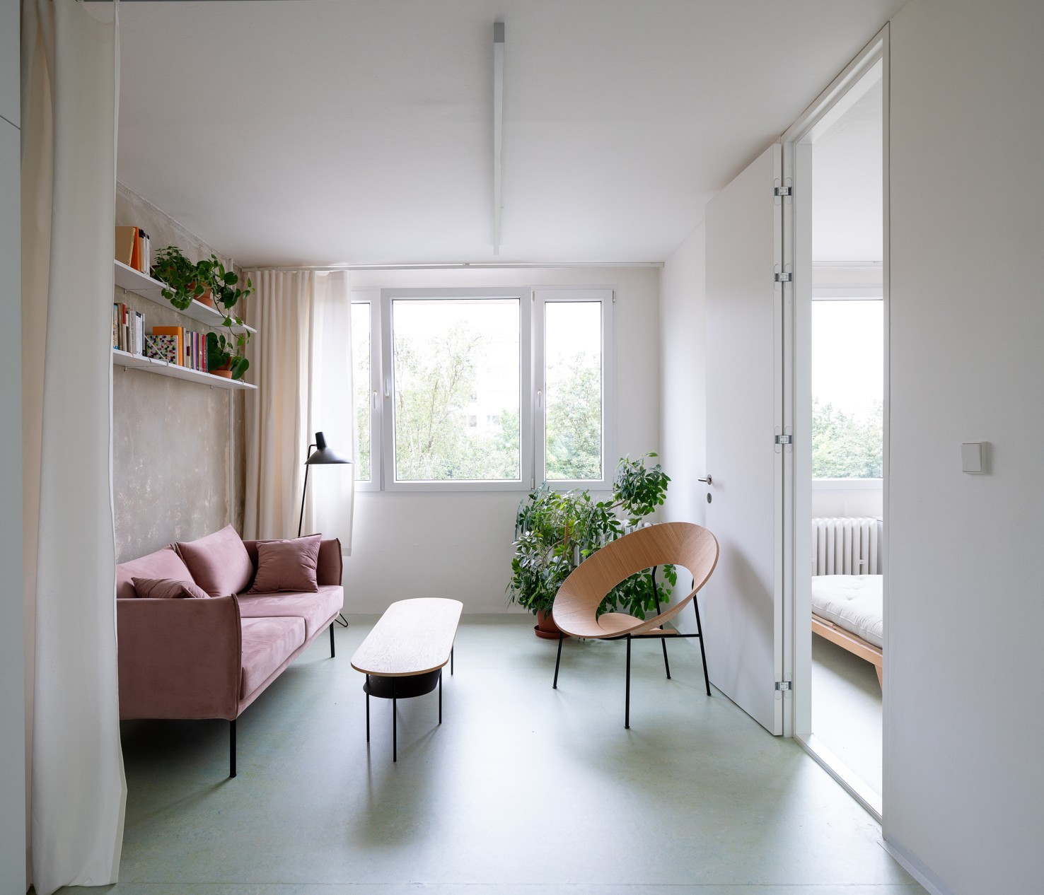 Rekonštrukcia panelového bytu v Prahe 4, autori: Tamara Kolaříková, René Dlesk, Foto Alex Shoots Buildings