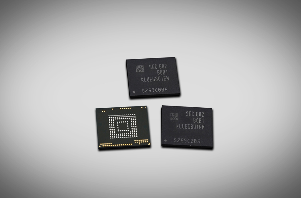 Nové rýchle 256 GB flash čipy vyzerajú takto (zdroj Samsung)