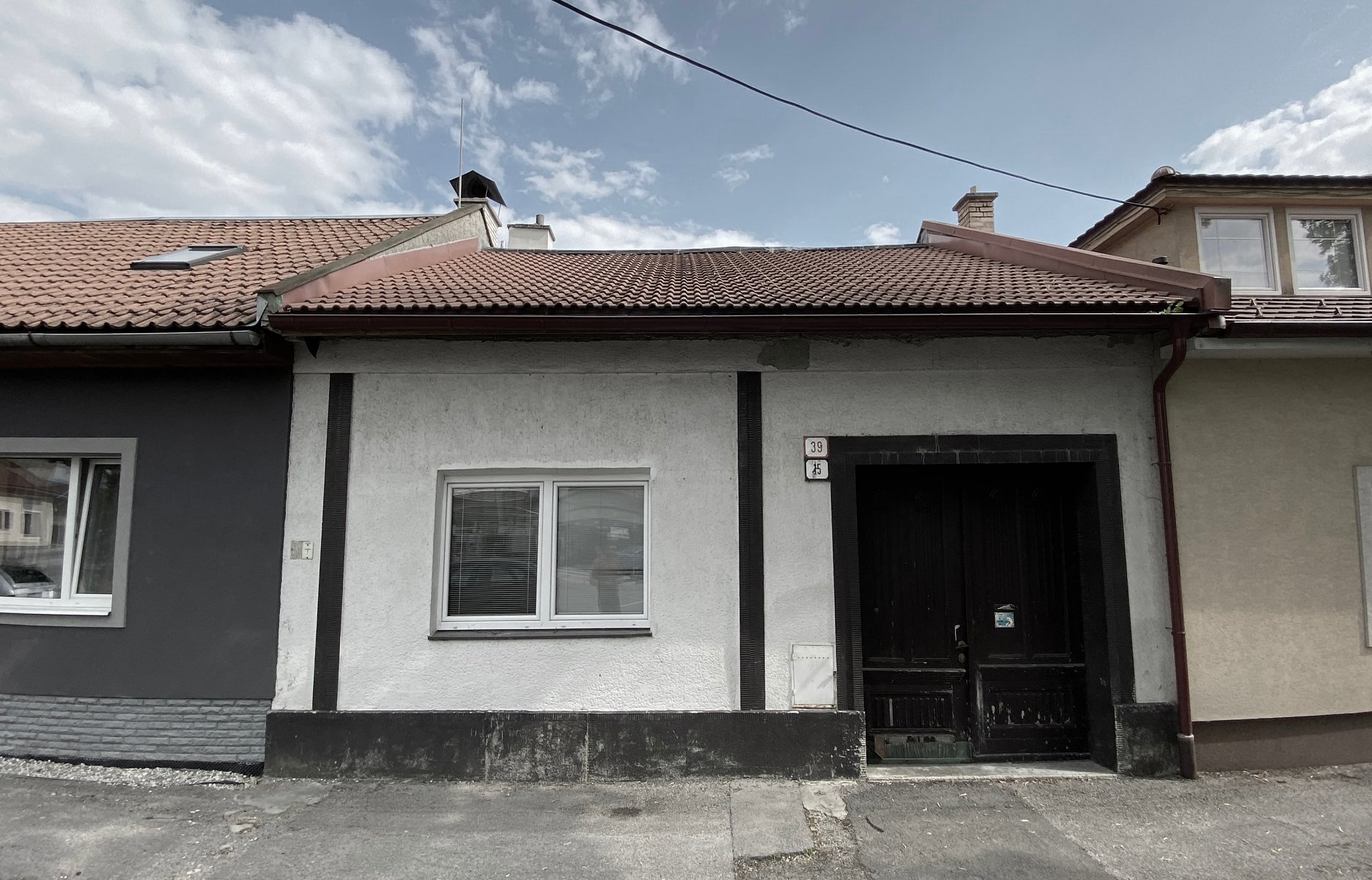 Foto - skutkový stav priečelia