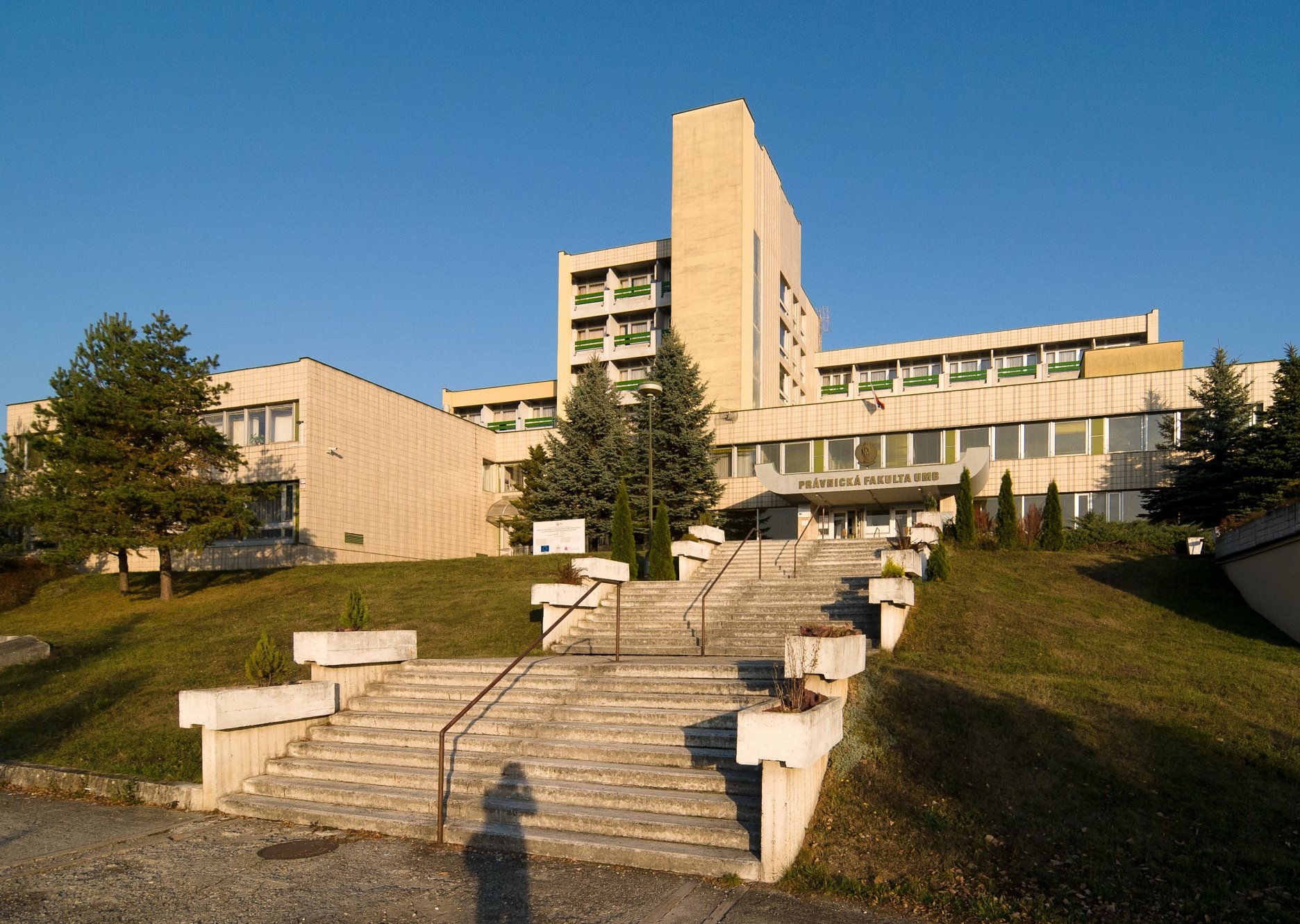 Komplex bývalej Krajskej politickej školy, terajšej Právnickej fakulty UMB 