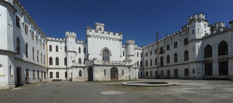 Premrhaná šanca za 76 miliónov - rekonštrukcia kaštieľa v Rusovciach