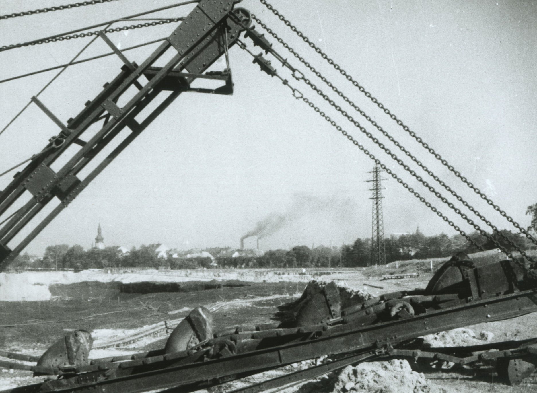 1957 Korčekové rýpadlo v lome Medard Zdroj: Podnikový archív Sokolovská uhelná