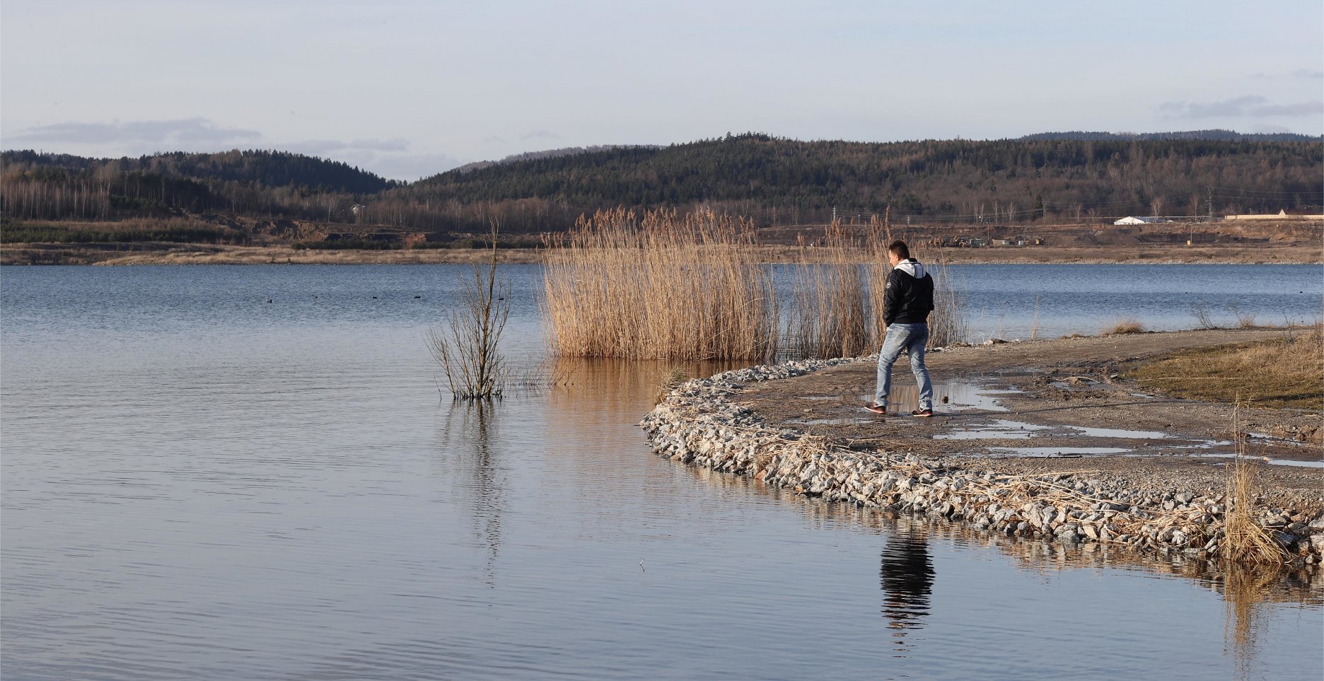 Súčasná podoba jazera a jeho okolia, Foto: Vladislav Podracký